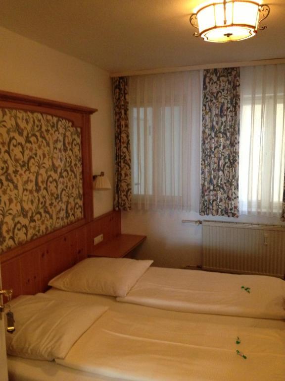 Hotel Goldener Hirsch FDH Exterior foto
